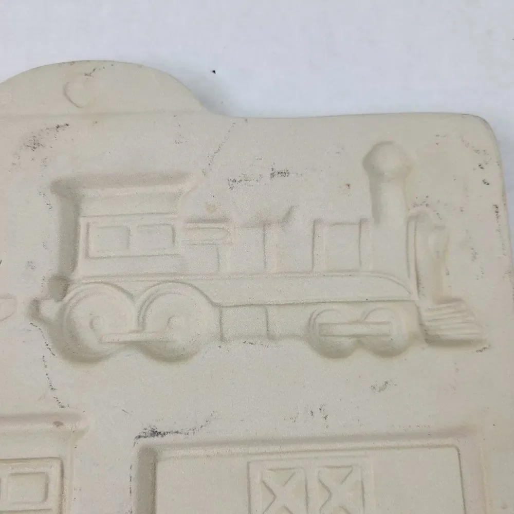 The Pampered Chef‎ 1998 Gingerbread Train Stoneware Mold